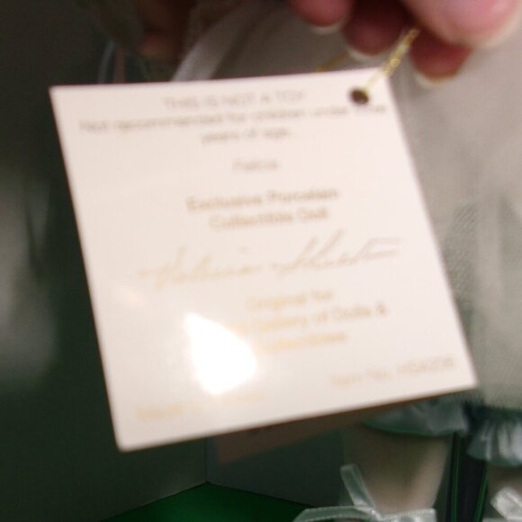 World Gallery Porcelain Designer Doll's - Picture 3 of 7